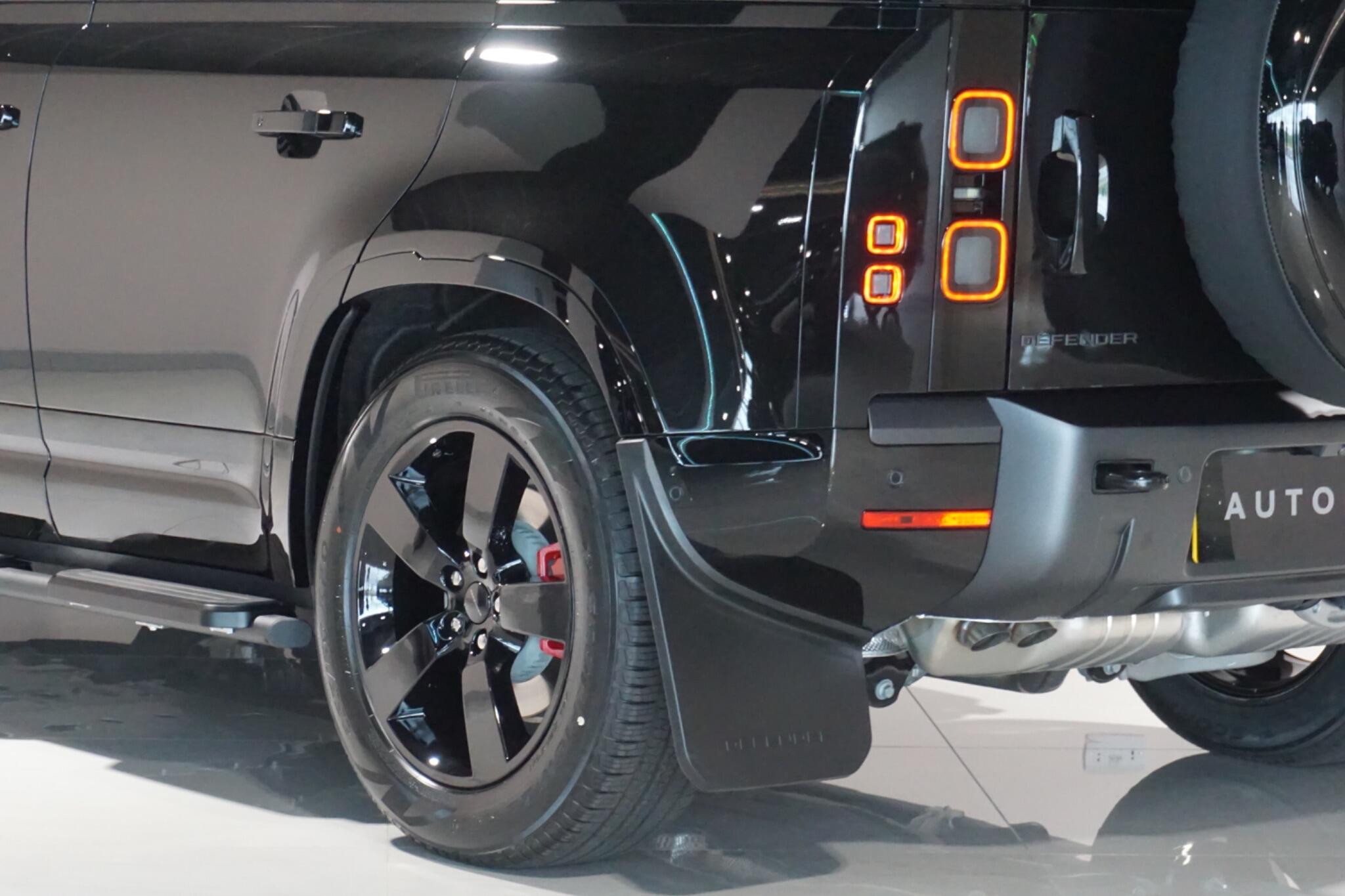 Land Rover Defender 110 3.0 D350 MHEV X-Dynamic HSE Hard Top SUV 5dr Diesel Auto 4WD MWB Euro 6 (s/s) (350 ps)